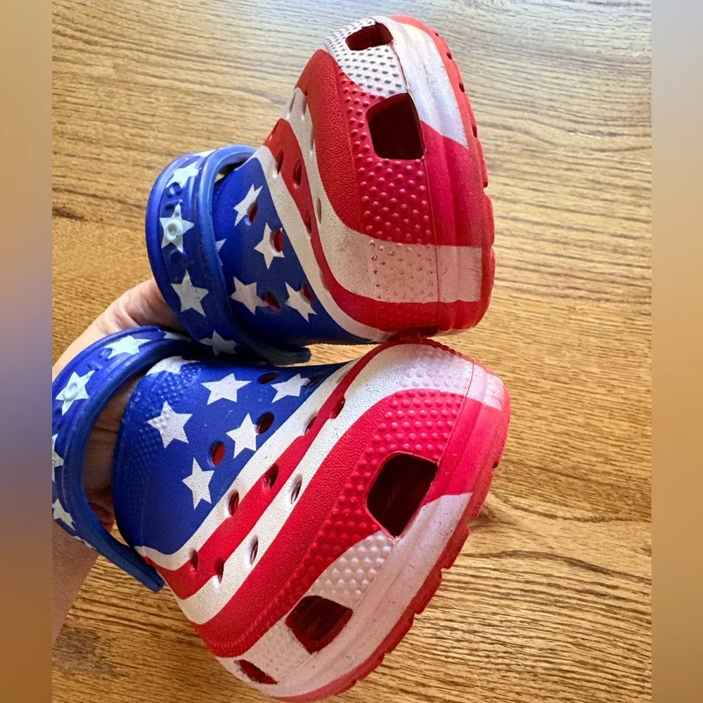 Crocs- UNISEX- J4- Classic, Patriotic, American flag, USA - Picture 8 of 11